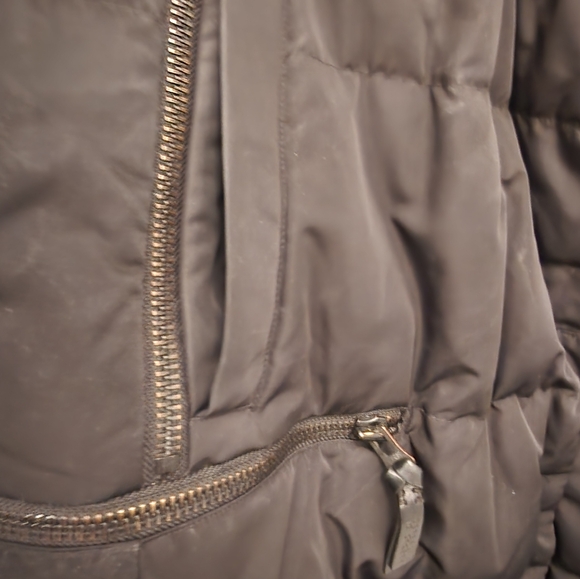 Derek Lam puffer vest with faux zipper detail - Picture 3 of 4